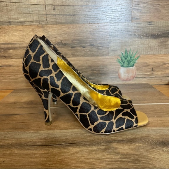 BCBG Girls Giraffe Print Fur Heels Womens 6.5 open toe - Picture 1 of 8